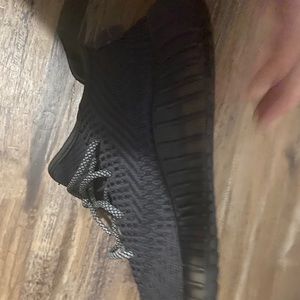 Yeezy 350 V2 “Black”boost non reflective